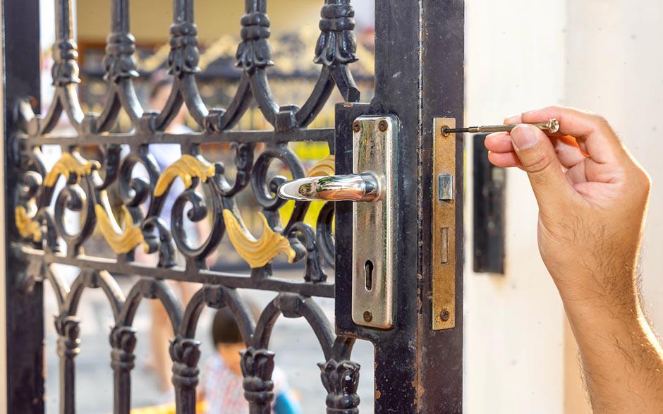 Bouc-Bel-Air travail de qualité serrure porte blindée Ankers